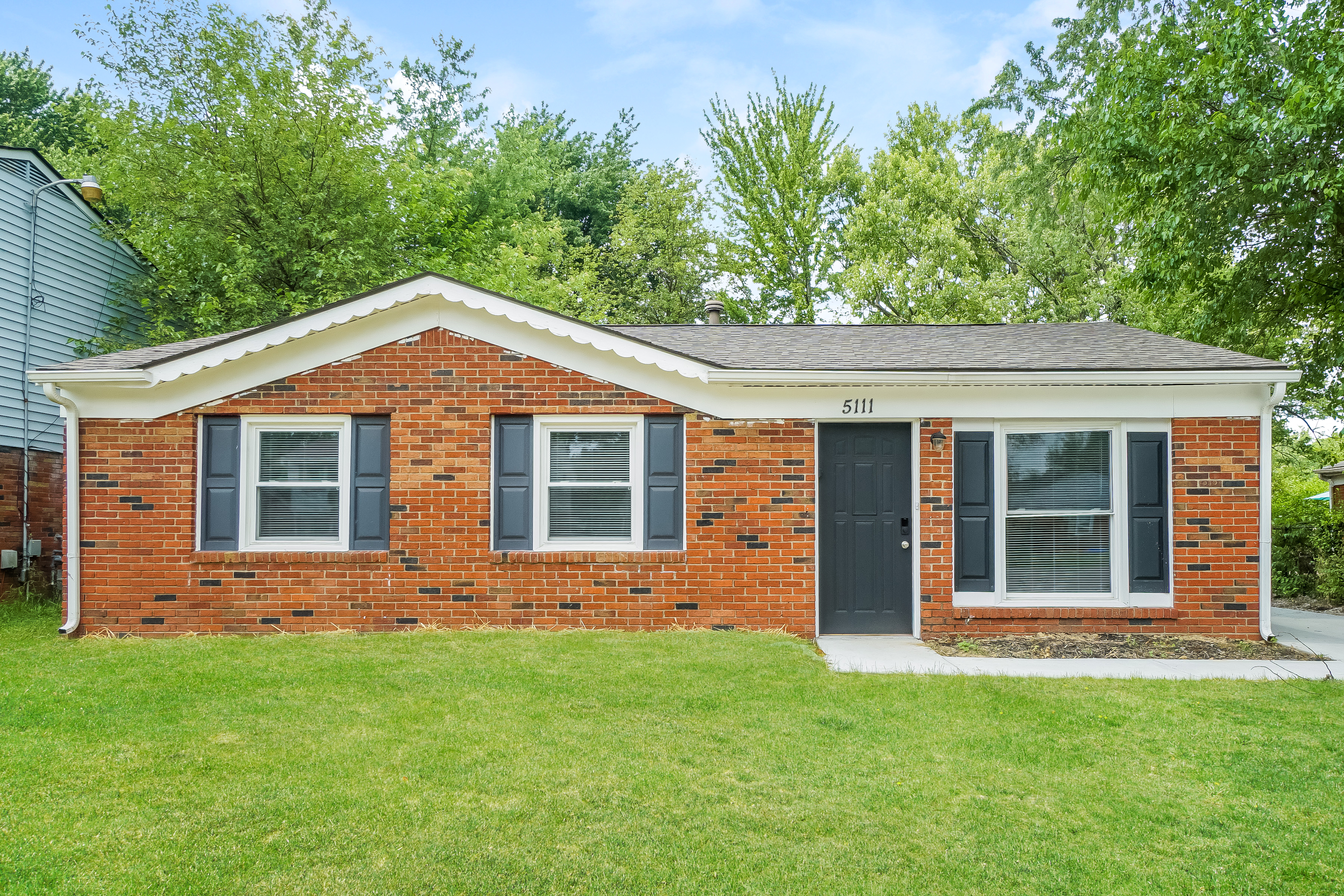 5111 GARDEN GREEN WAY LOUISVILLE, KY 40218